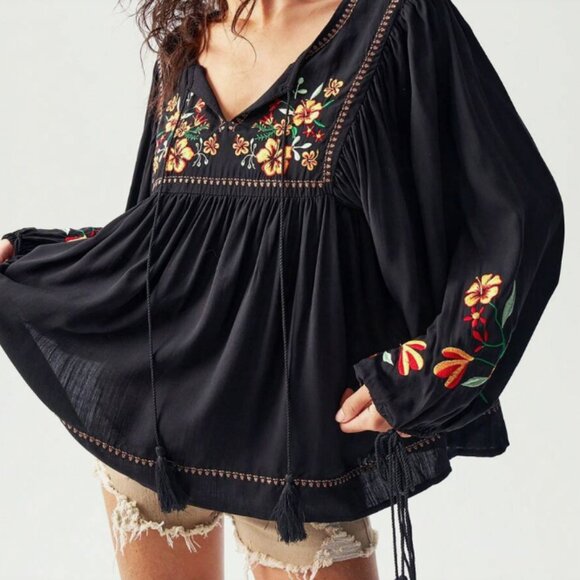 BOUTIQUE VISCOSE EMBROIDERED TASSLE TIE PEASANT BLOUSE - Picture 1 of 9